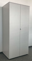 Holz-Kleiderschrank mit Flügeltüren