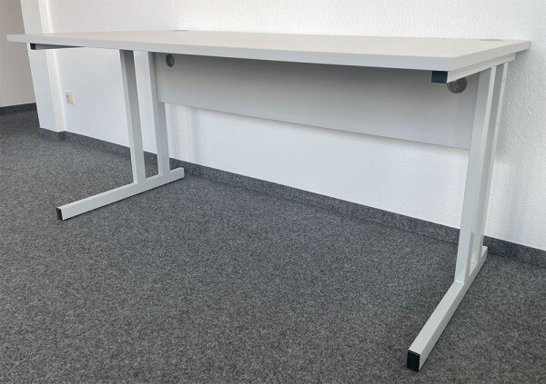 Schreibtisch T-Fuß